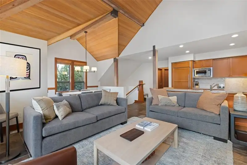 A 4847 CASABELLA CRESCENT - photo 4 of 23