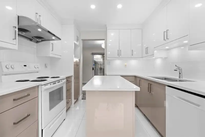 125 8655 KING GEORGE BOULEVARD - photo 2 of 35