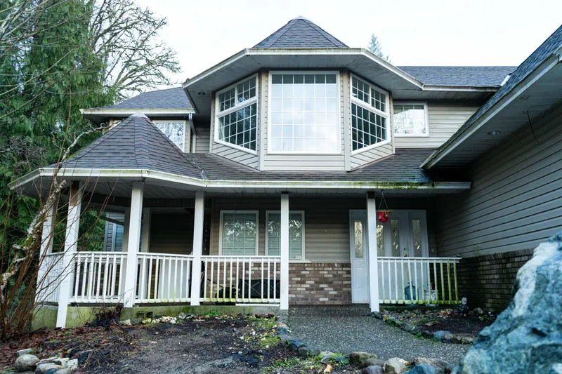 9540 WOODWARD STREET - photo 2 of 25