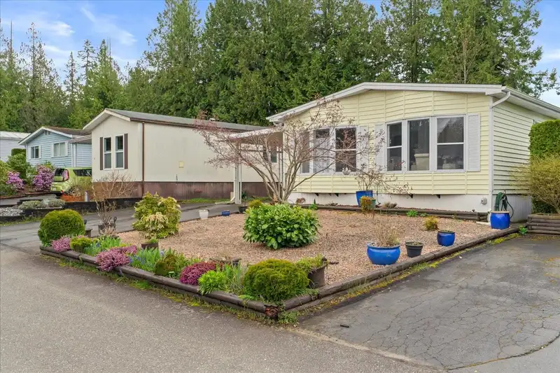 32 2315 198 STREET - photo 2 of 33