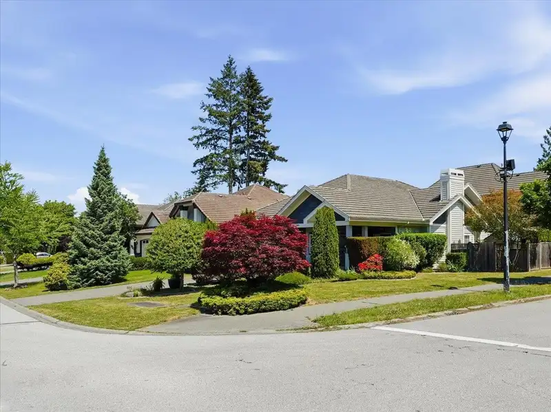 7258 146 STREET - photo 1 of 38