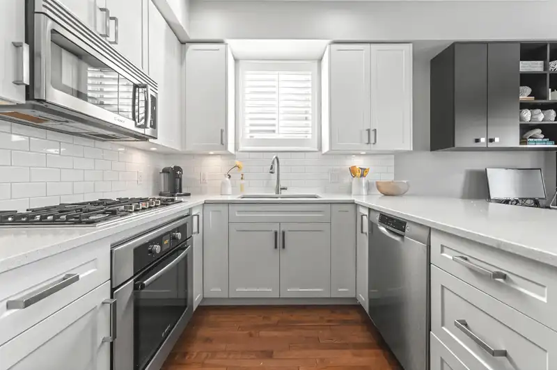 221 E 18TH STREET - photo 2 of 25