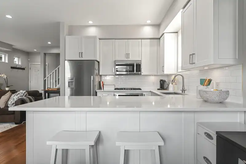 221 E 18TH STREET - photo 4 of 25