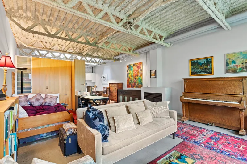 424 350 E 2ND AVENUE - photo 3 of 21