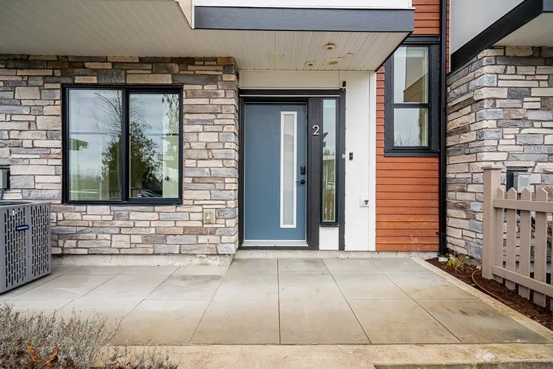 2 7670 207 STREET - photo 2 of 25