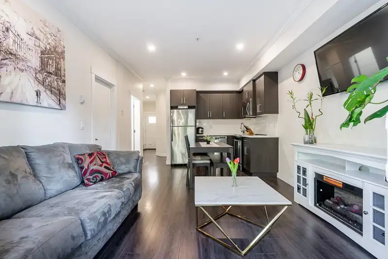 7 7247 140 STREET - photo 4 of 22
