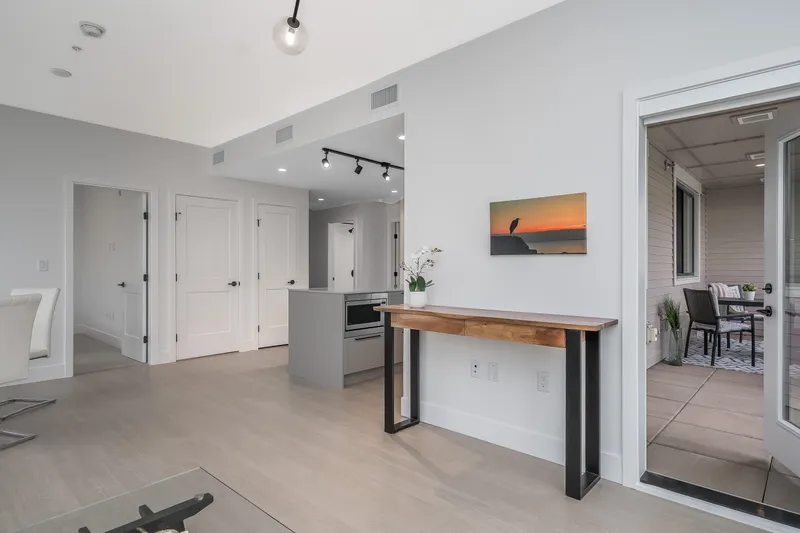 102 320 RIDGE STREET - photo 4 of 25