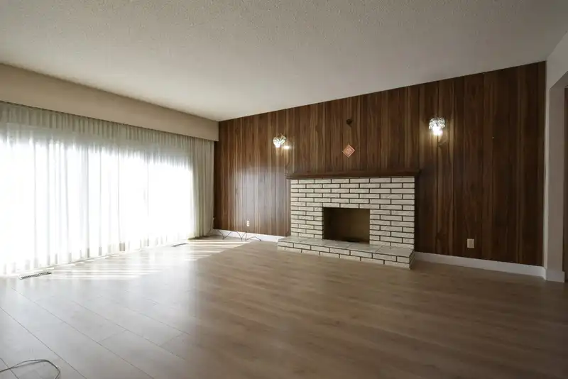 5770 SHERBROOKE STREET - photo 3 of 31