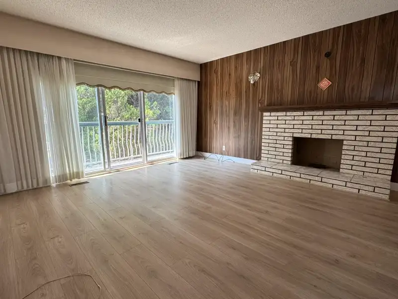 5770 SHERBROOKE STREET - photo 4 of 31