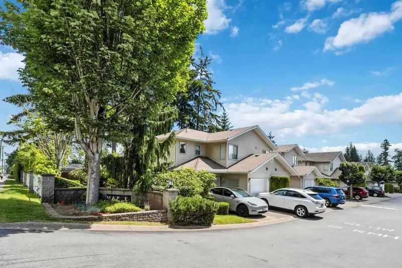 50 16016 82 AVENUE - photo 4 of 40