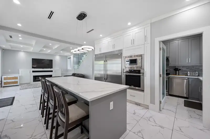 2309 DUBLIN STREET - photo 4 of 37