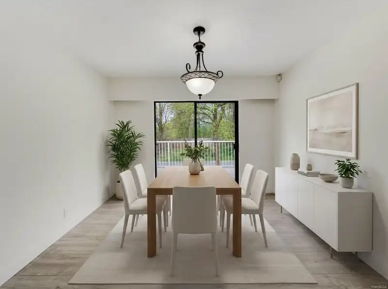 7942 LAKEFIELD DRIVE - photo 4 of 36