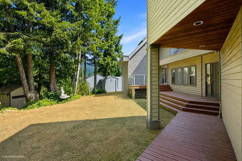 4750 MEADFEILD ROAD - photo 3 of 40