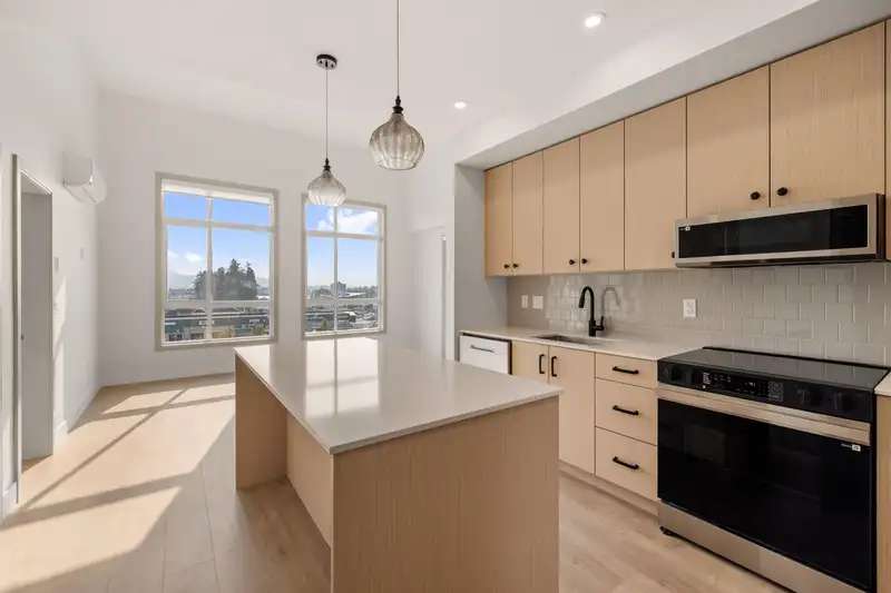 505 32528 SIMON AVENUE - photo 1 of 19