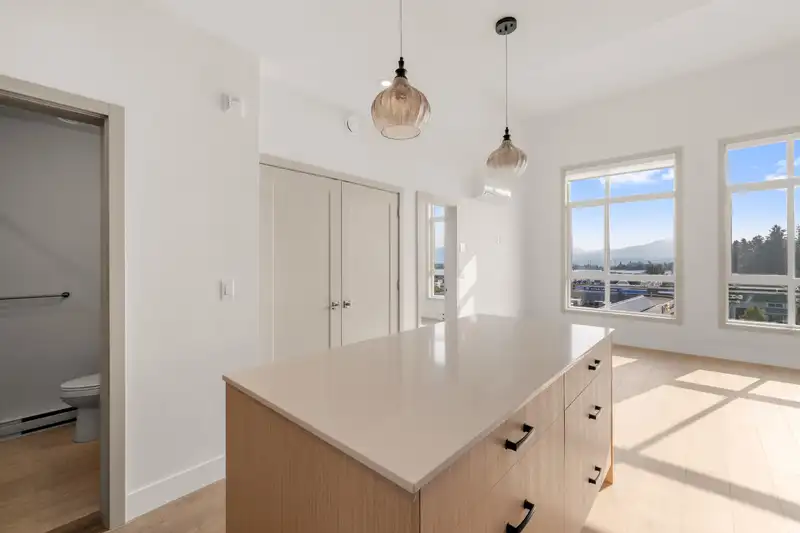 505 32528 SIMON AVENUE - photo 3 of 19