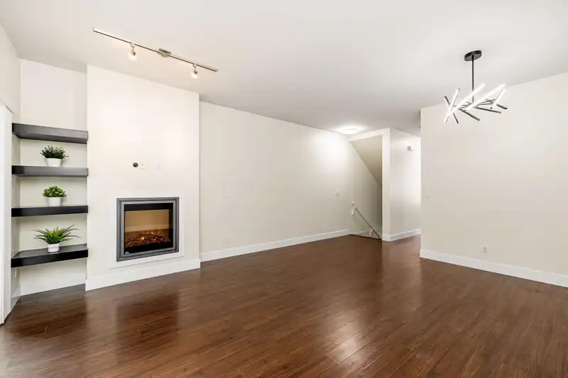 152 6299 144 STREET - photo 4 of 40