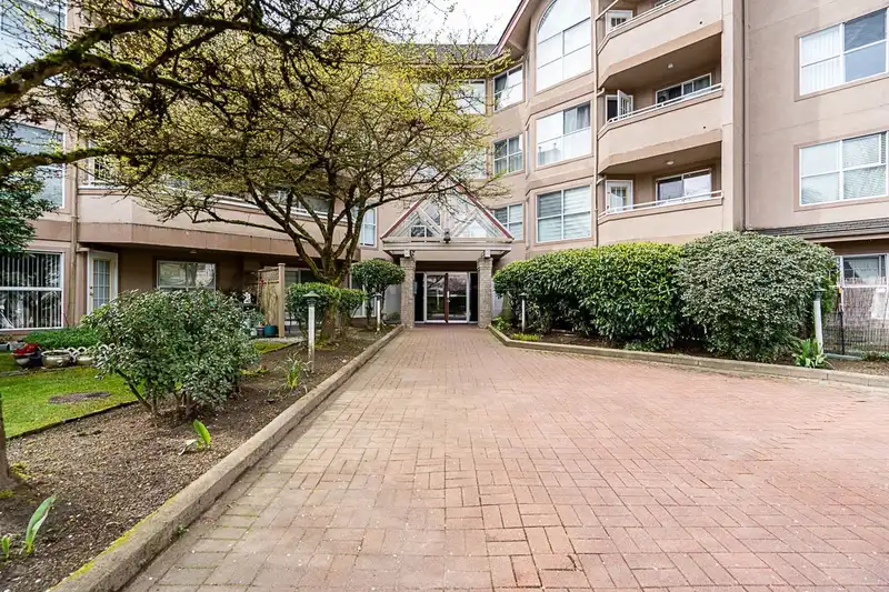 312 7435 121A STREET - photo 1 of 20