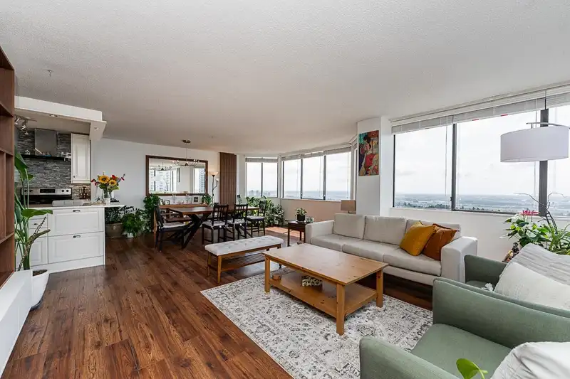 2505 6540 BURLINGTON AVENUE - photo 1 of 32