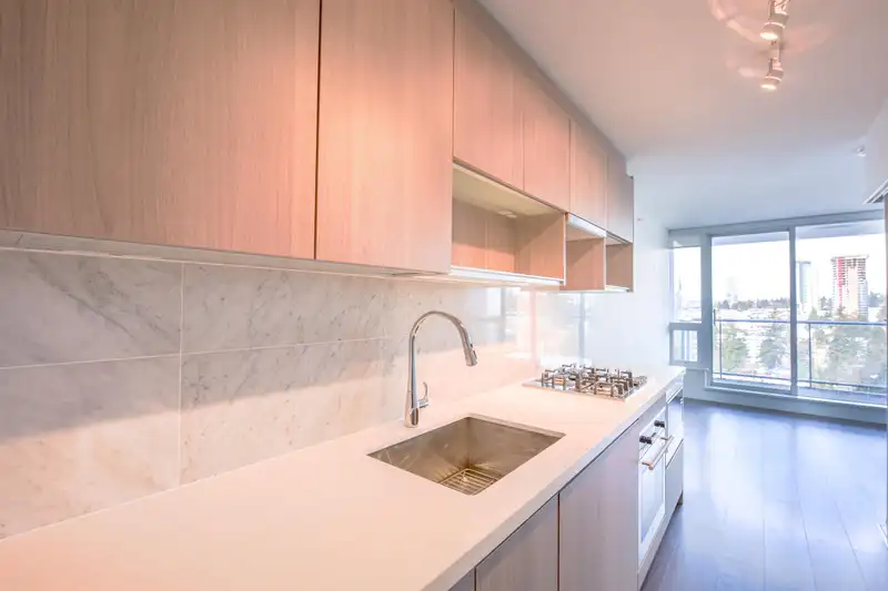 1610 13696 100 AVENUE - photo 1 of 11