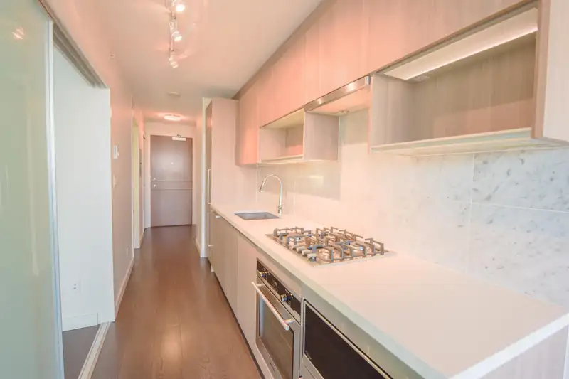 1610 13696 100 AVENUE - photo 2 of 11