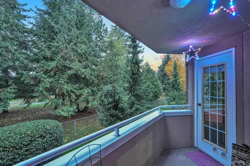 208 7435 121A STREET - photo 3 of 18