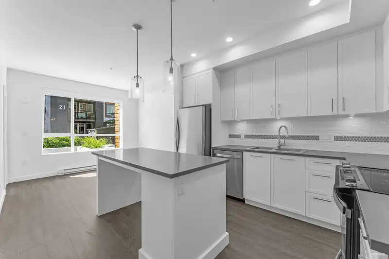 B113 20834 80 AVENUE - photo 3 of 29