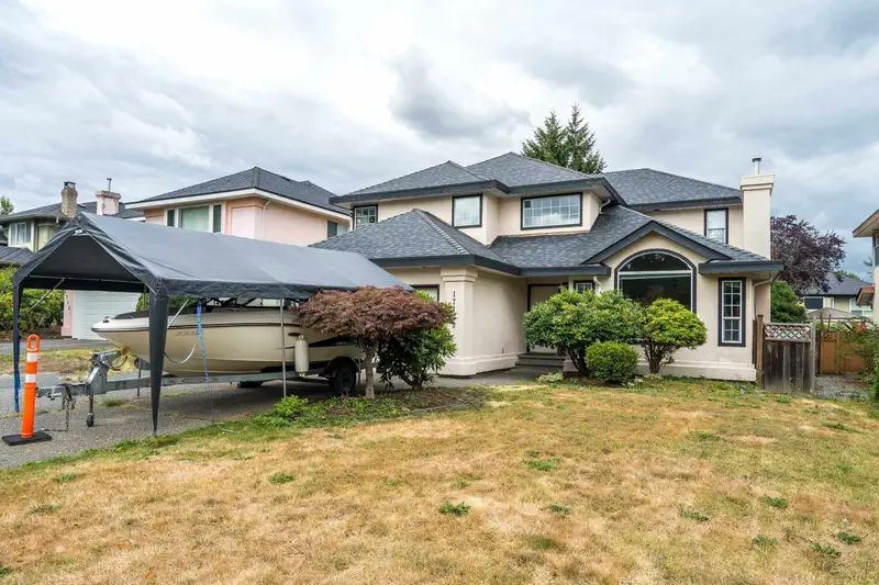 17163 102 AVENUE - photo 4 of 25