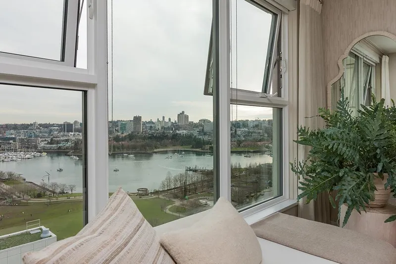 1903 1323 HOMER STREET - photo 2 of 21