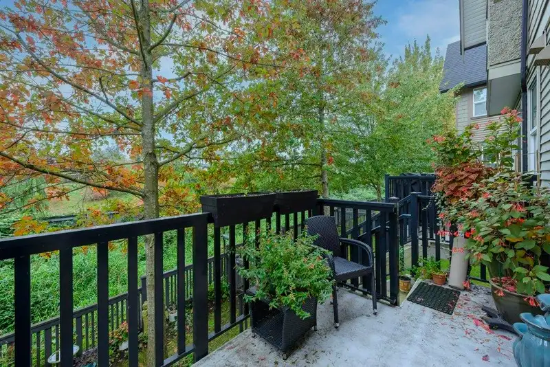 53 10489 DELSOM CRESCENT - photo 4 of 40