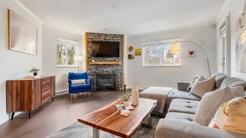 301 16137 83 AVENUE - photo 2 of 28