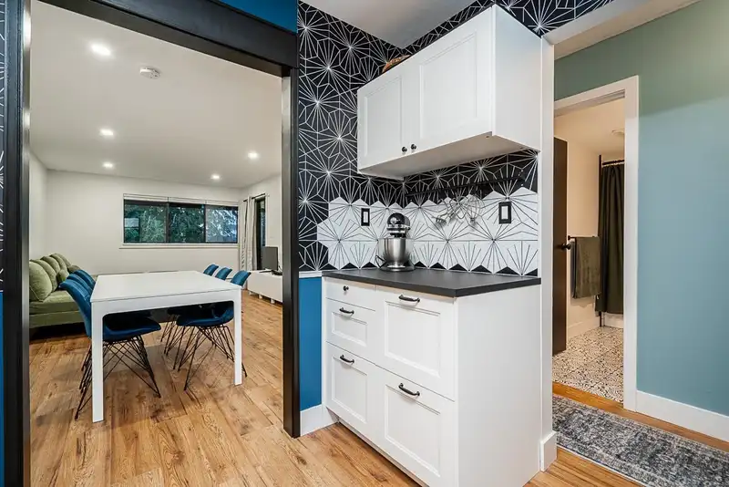 301 1561 VIDAL STREET - photo 4 of 23