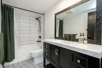 301 1561 VIDAL STREET - thumbnail 5