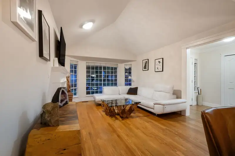 15295 111A AVENUE - photo 1 of 27