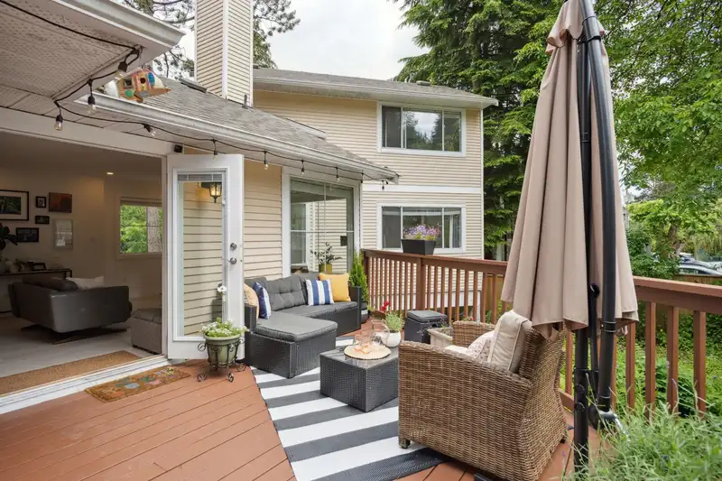 11 2223 ST JOHNS STREET - photo 1 of 31