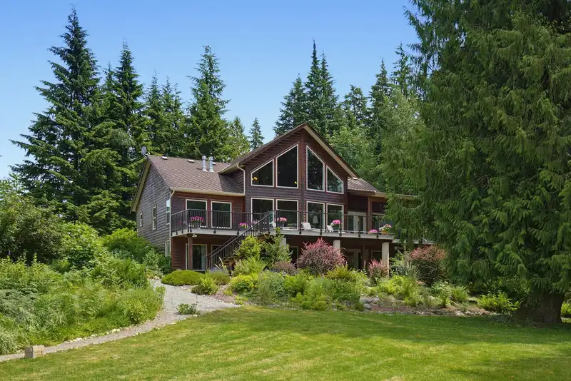 34328 WHITE AVENUE - photo 1 of 40