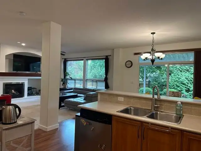 20850 84A AVENUE - photo 2 of 21