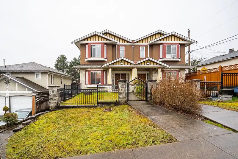 528 SIXTEEN STREET - photo 2 of 38
