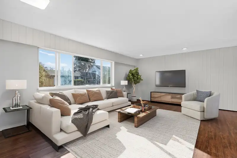 20409 122 AVENUE - photo 2 of 33