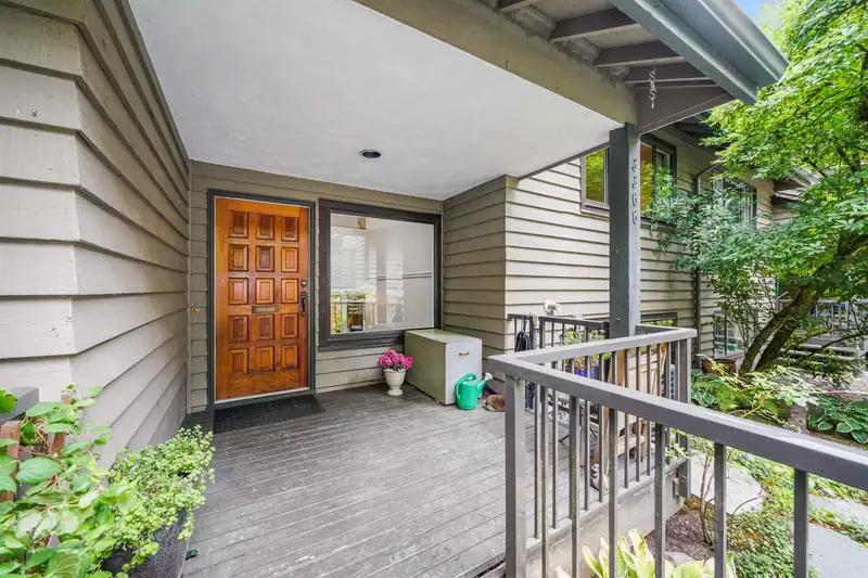 3366 WILLIAM AVENUE - photo 1 of 33