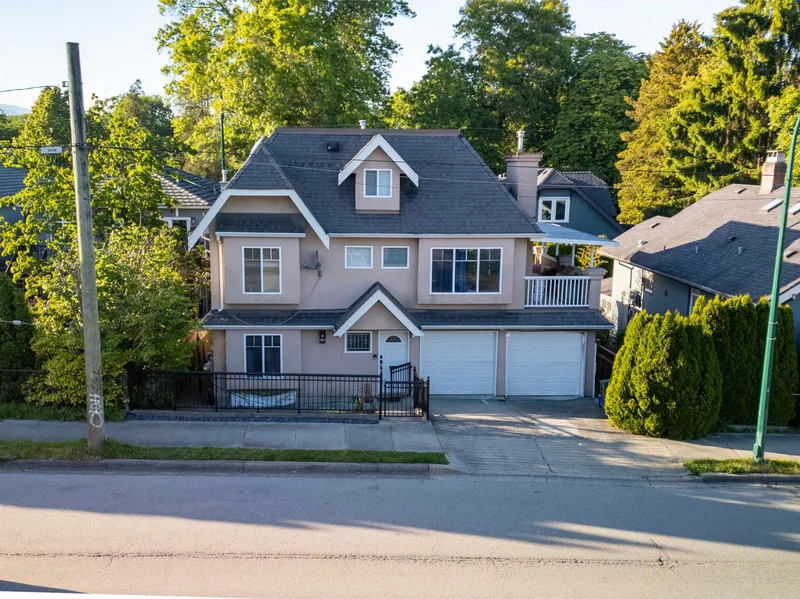 1089 E KING EDWARD AVENUE - photo 2 of 25