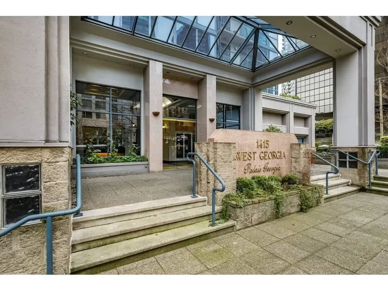 1002 1415 W GEORGIA STREET - photo 2 of 20