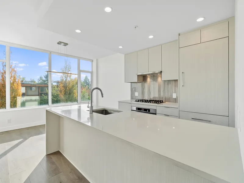 CH3 5051 IMPERIAL STREET - photo 3 of 25