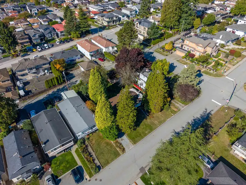 123 N GROSVENOR AVENUE - photo 4 of 8