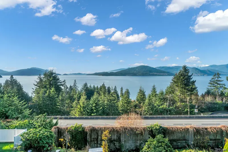 432 CROSSCREEK ROAD - photo 3 of 25