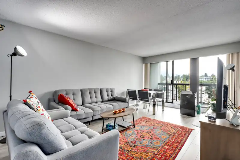 601 1515 EASTERN AVENUE - photo 2 of 22