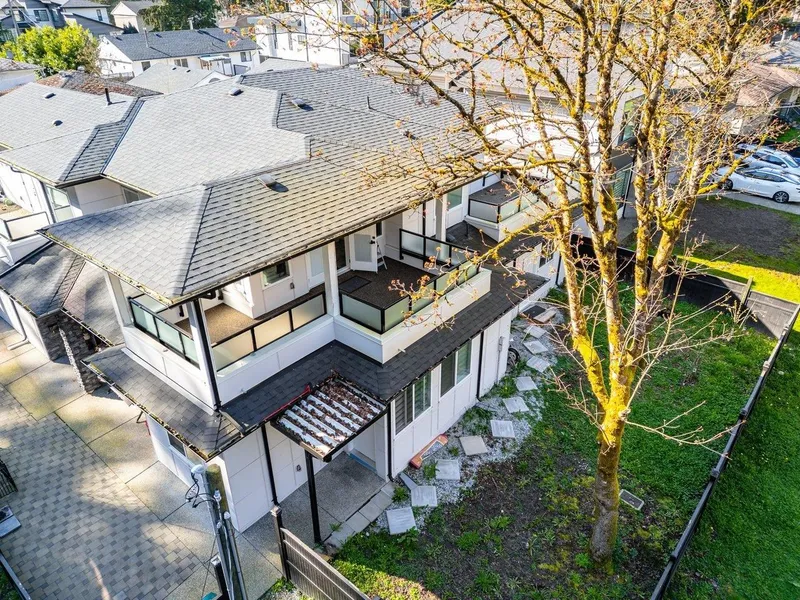 14477 101 AVENUE - photo 2 of 18