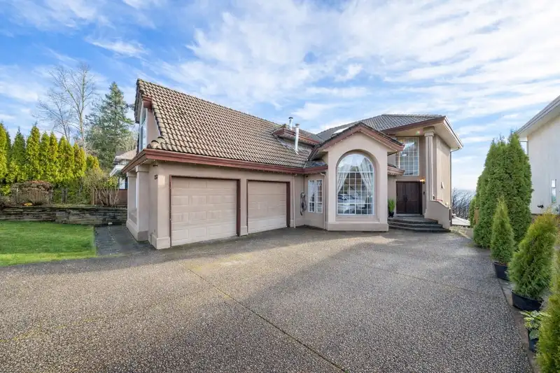 2258 SORRENTO DRIVE - photo 2 of 40