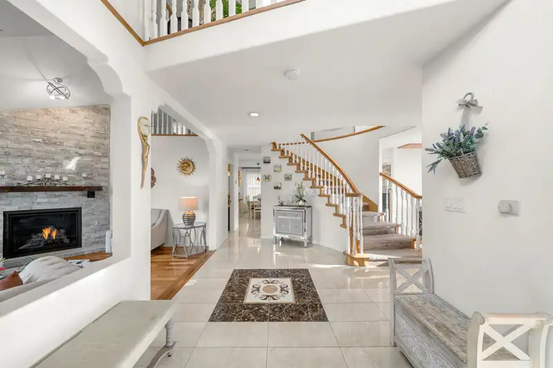 2258 SORRENTO DRIVE - photo 3 of 40