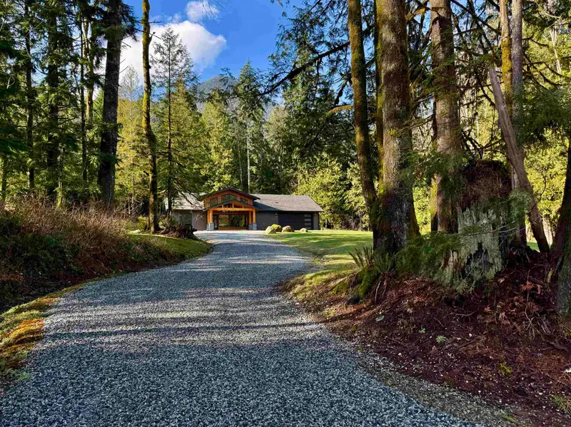 2061 TWIN CREEKS ROAD - photo 3 of 31
