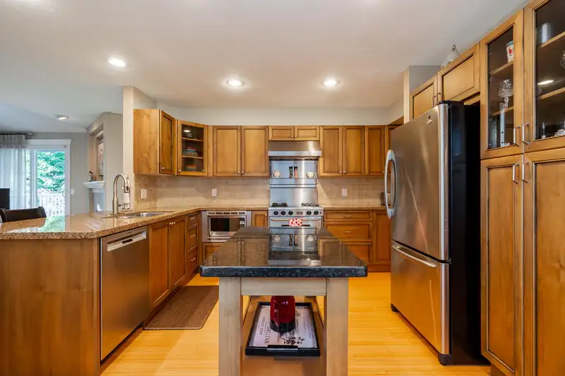 106 101 PARKSIDE DRIVE - photo 1 of 39